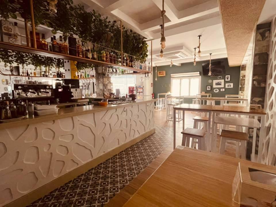 Novo Apartahotel & Restaurante Las Cabezas de San Juan Ngoại thất bức ảnh